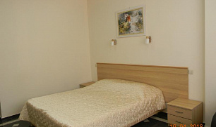 Двухместный номер «Комфорт» с 2 односпальными кроватями и дополнительным местом
